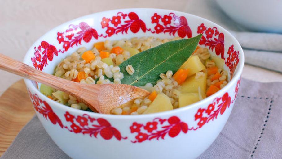 Soupe à l'orge et aux légumes